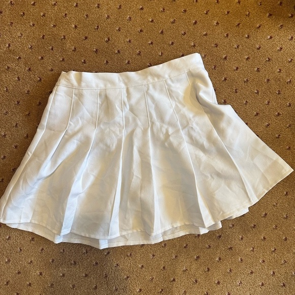 Dresses & Skirts - White Cheerleading Skirt
